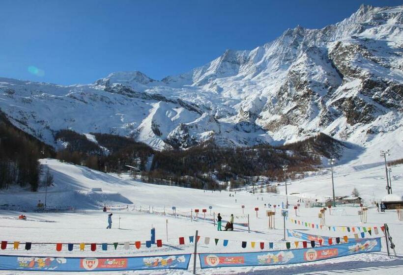 Номер Стандарт, The Larix Ski In Ski Out