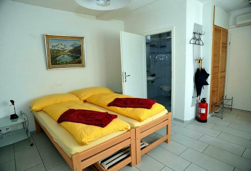 اتاق استاندارد با چشم‌انداز باغ, Niros Bed & Breakfast