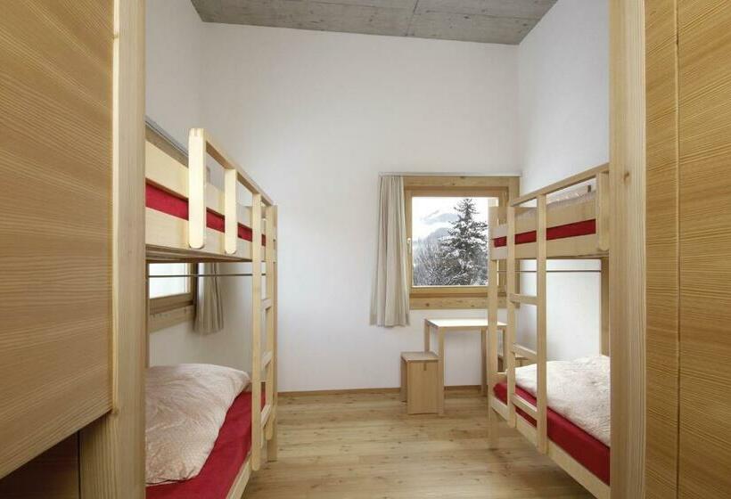 اتاق استاندارد چهارنفره با سرویس بهداشتی مشترک, Scuol Youth Hostel