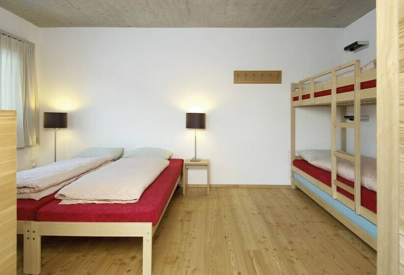 اتاق استاندارد چهار تخته, Scuol Youth Hostel