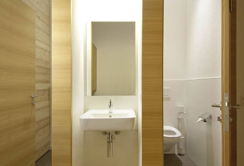 اتاق استاندارد چهار تخته, Scuol Youth Hostel