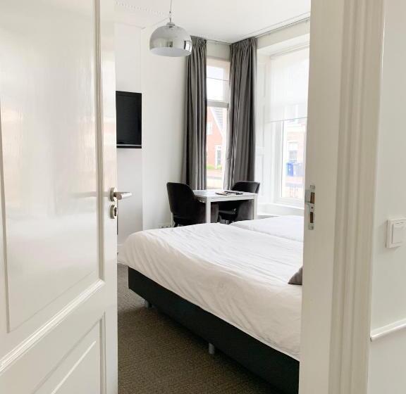 디럭스 룸, B&b Het Herenhuys Aan De Historische Gracht Van Kollum