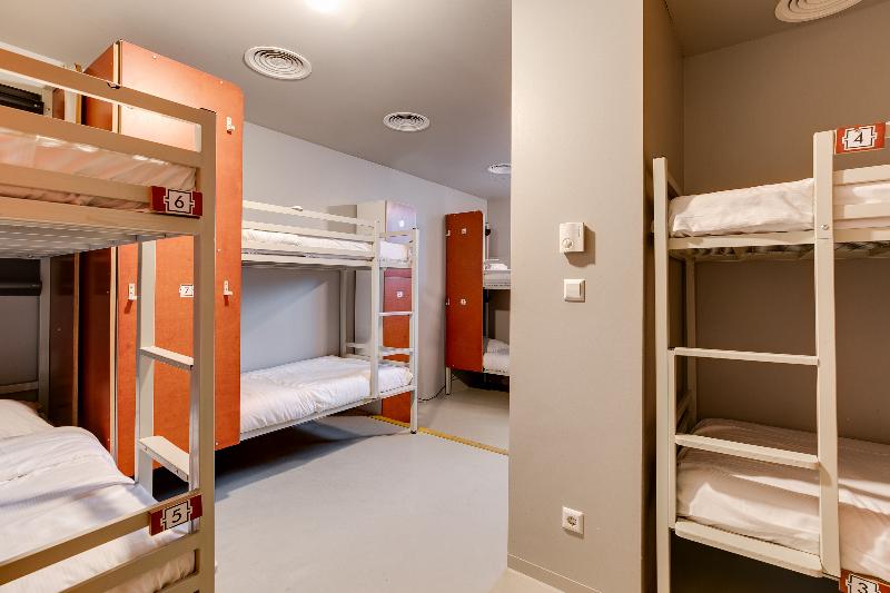 Bed in Shared Room, Clinknoord Hostel