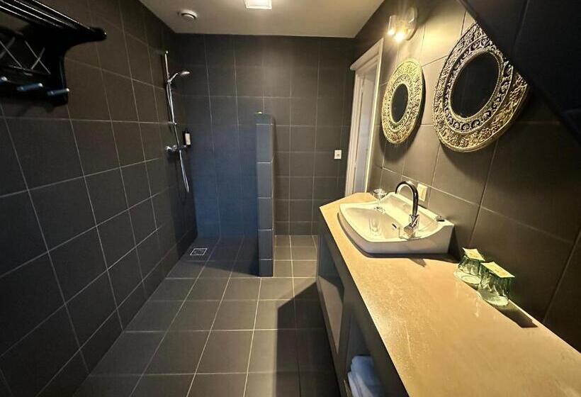 Трехместный Номер Deluxe, Buren