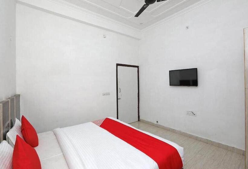 三人经典房间, Oyo Diamond Resort
