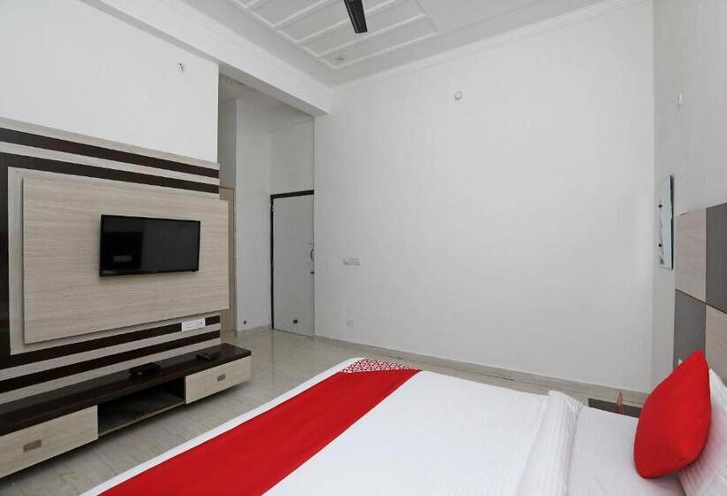 三人经典房间, Oyo Diamond Resort