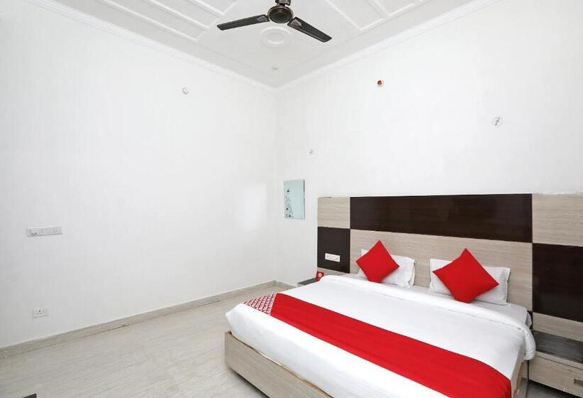三人经典房间, Oyo Diamond Resort