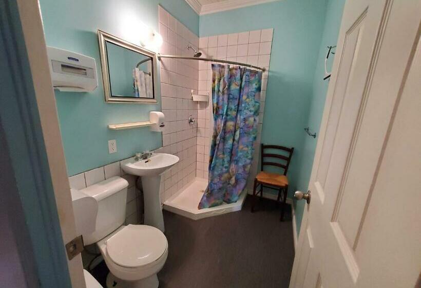 Номер Стандарт, Auberge Jeunesse à Loulou