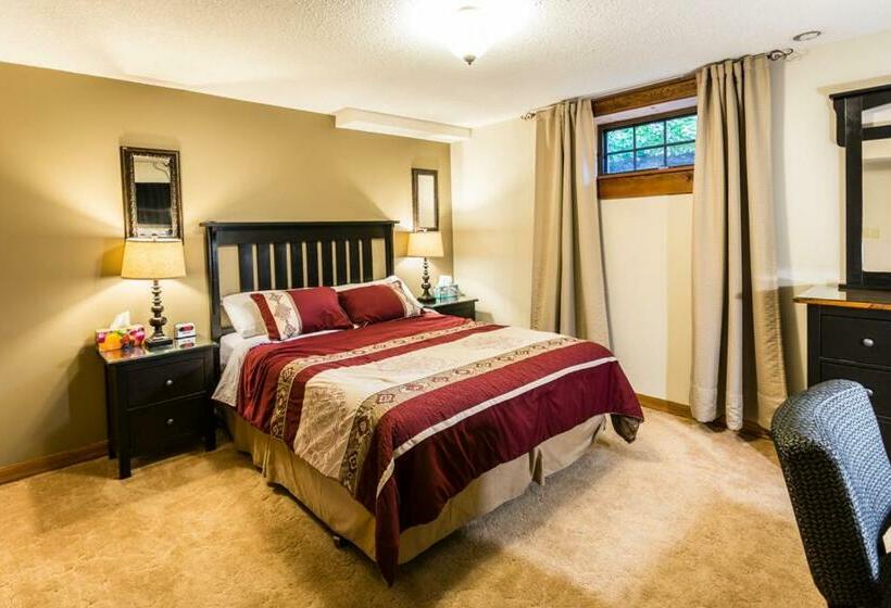 Номер Стандарт, Rustlers Lodge