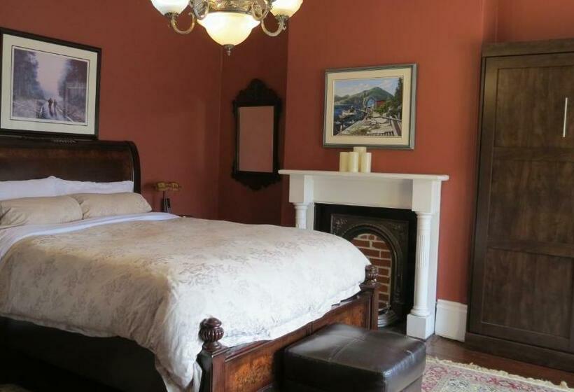 חדר קומפורט לשלושה, The Roses Heritage Inn