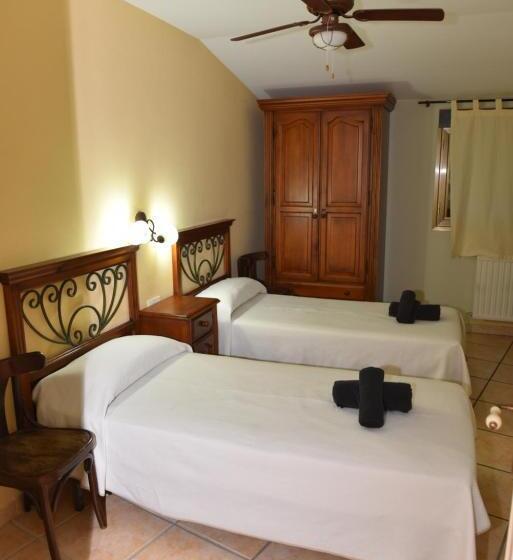 Апартаменты 3 Спальни, Rural El Castillo