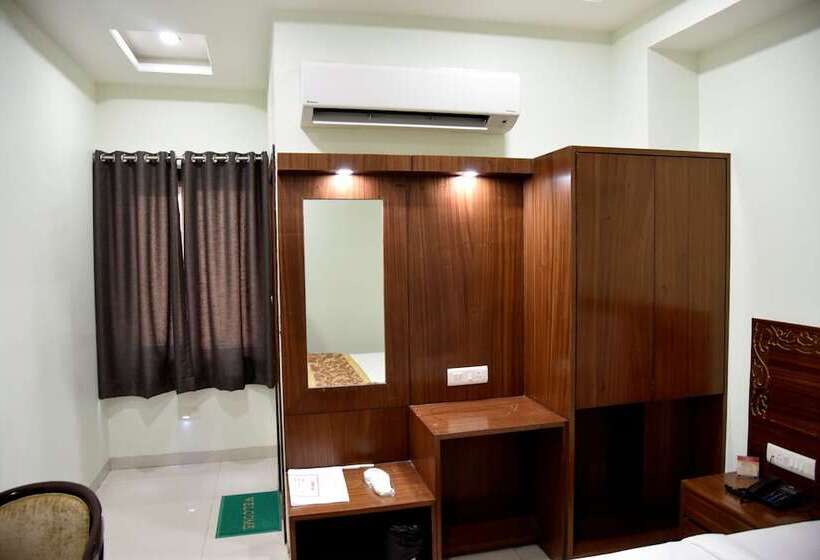 수피리어 룸, Simran Pride, Raipur