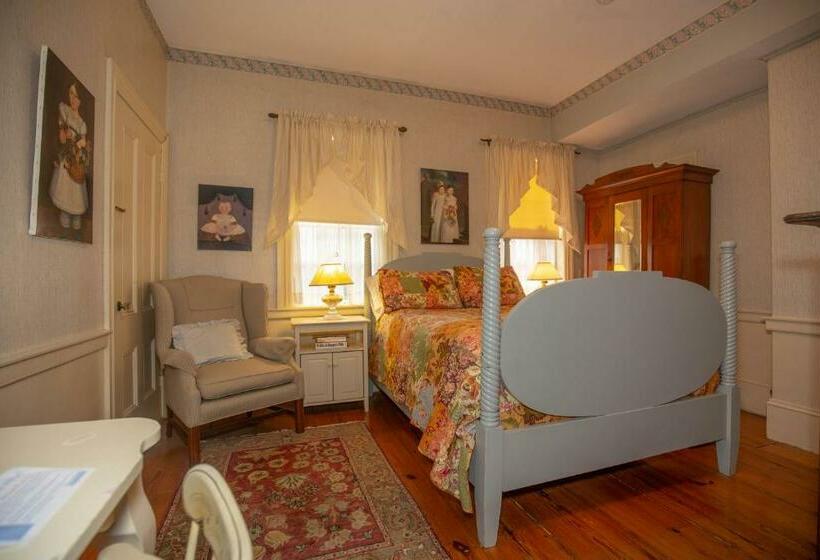 Номер Стандарт, Clark Currier Inn