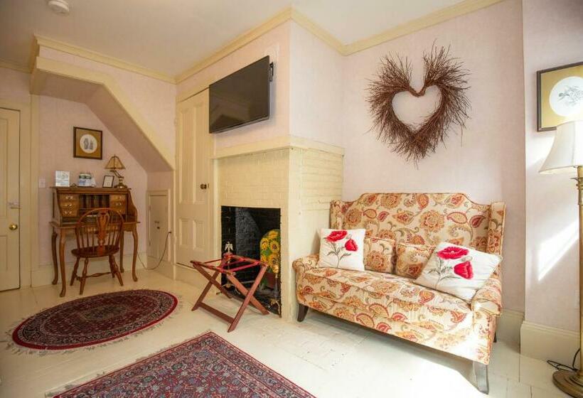 Номер Deluxe Кровать Куин, Clark Currier Inn
