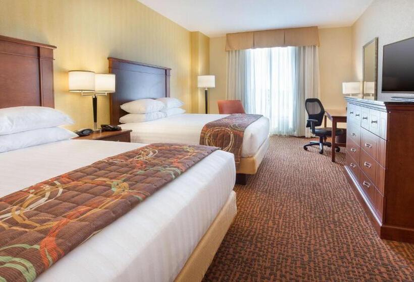חדר דלוקס מותאם לאנשים עם מוגבלויות, Drury Plaza Hotel Mt Vernon
