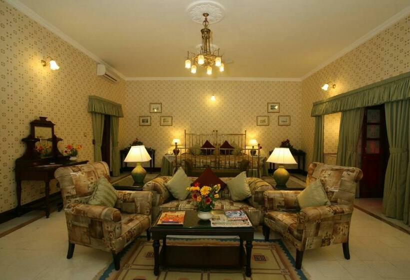 Люкс, Gajner Palace Heritage By Hrh Group Of Hotels