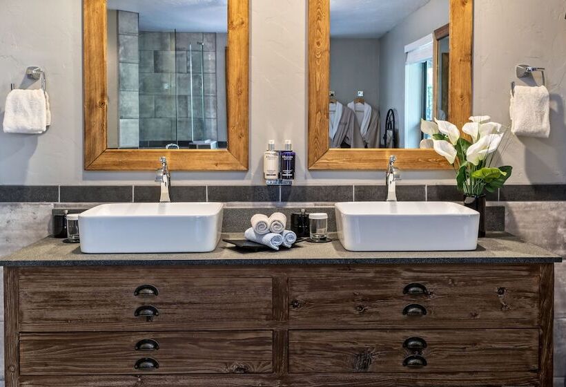 Номер Deluxe Кровать Кинг, Sheridan House Inn  Adult Only Accommodation