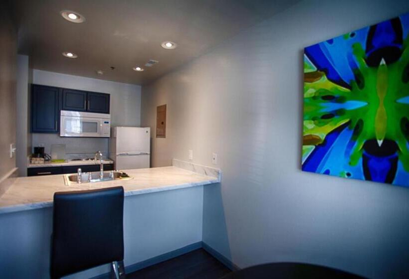 스위트, Z Loft Extended Stay