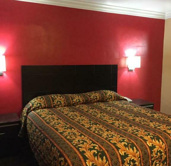 חדר סטנדרט עם מיטת קינג, Friendship Motor Inn