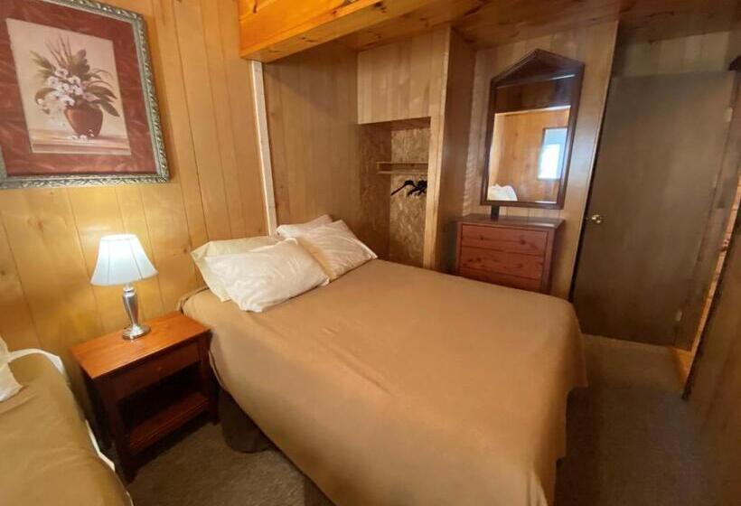 小室, Boulder S Resort