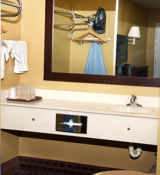 Номер Стандарт, Executive Inn Opp