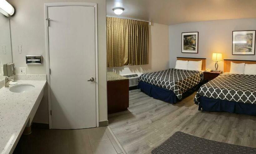 Номер Стандарт 2 Двуспальные Кровати, Americas Inn & Suite