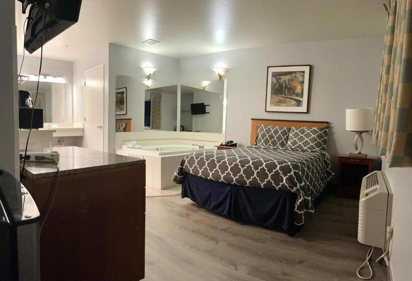 Люкс Повышенной Комфортности, Americas Inn & Suite