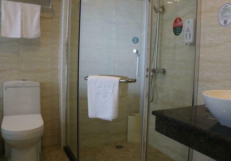 Номер Deluxe, Greentree Inn Shandong North Weihai Station North International Bathing Beach Business