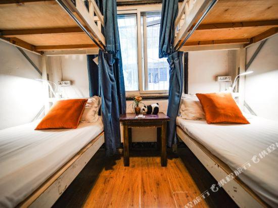 سرير فى غرفة مشتركه, Chengdu Mix Hostel Courtyard Poshpacker