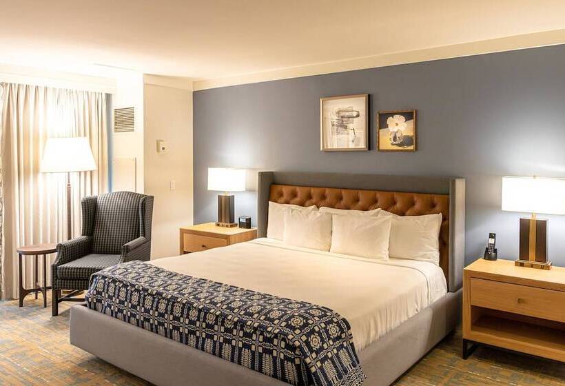 Premium Szoba, Williamsburg Lodge, Autograph Collection