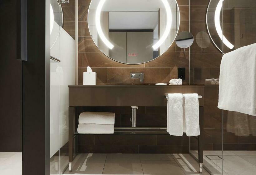 Standard Room, Hyatt Regency Amsterdam
