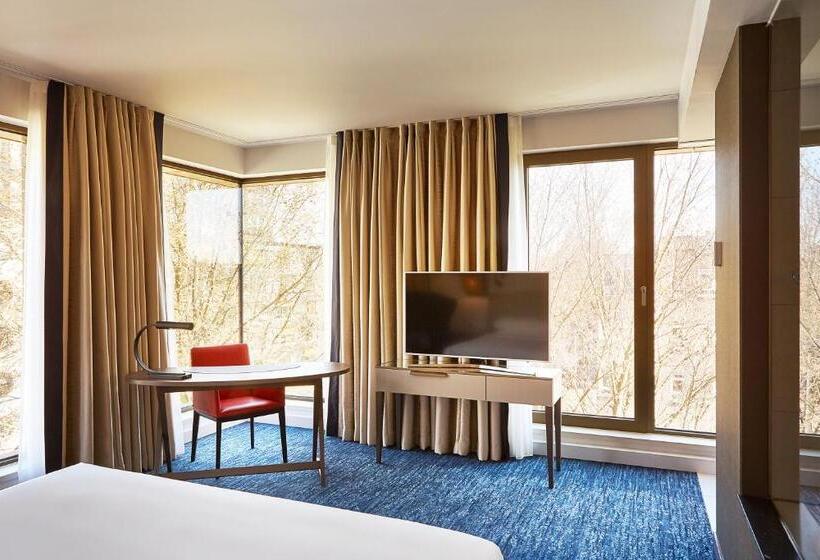 Deluxe Room King Size Bed, Hyatt Regency Amsterdam