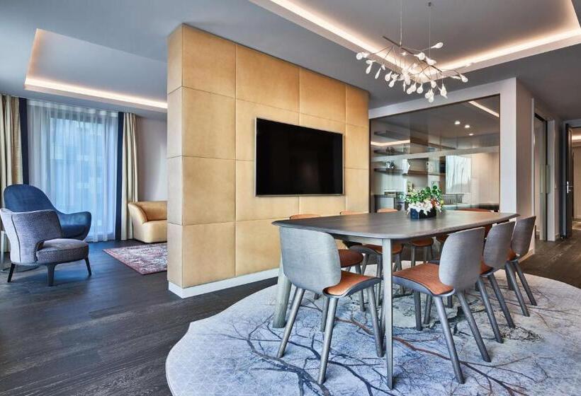 Suite, Hyatt Regency Amsterdam