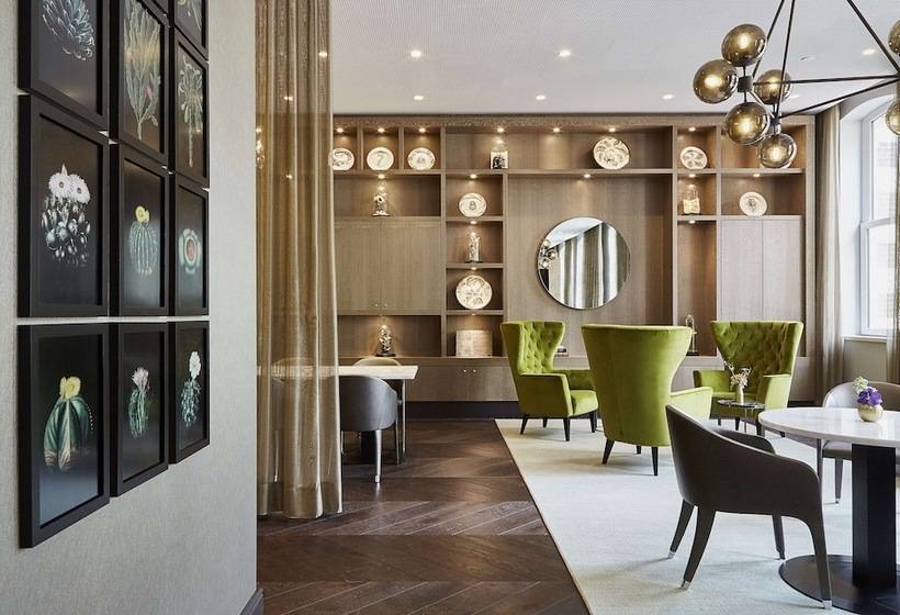 Deluxe Room, Hyatt Regency Amsterdam