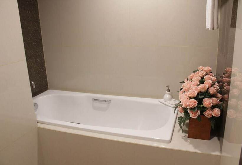 Люкс, Atrium Premiere Hotel Cilacap
