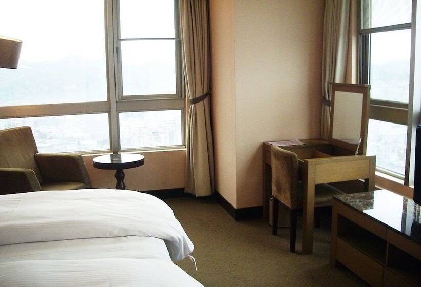 اتاق استاندارد با چشم‌انداز دریا, Rhine Inn