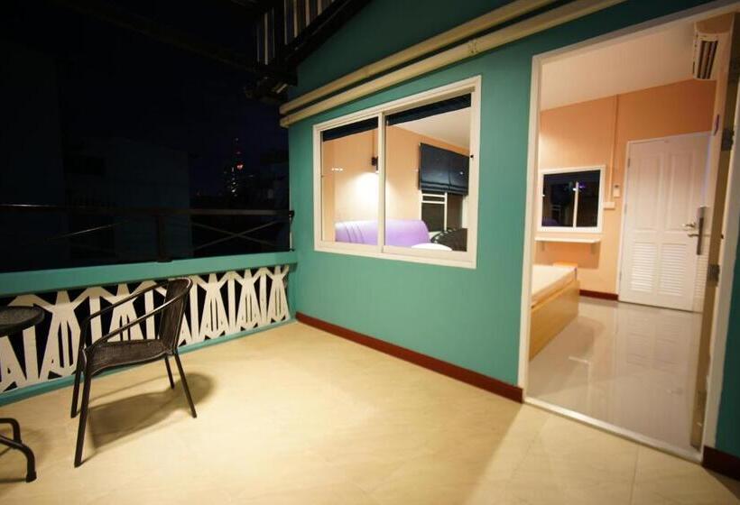 اتاق لوکس, Urban Hostel Bangkok