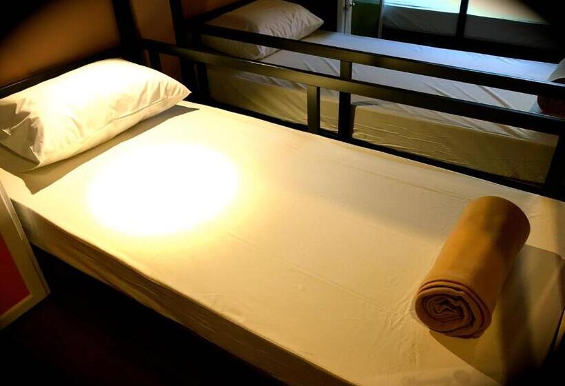 اتاق استاندارد با سرویس بهداشتی مشترک, Urban Hostel Bangkok