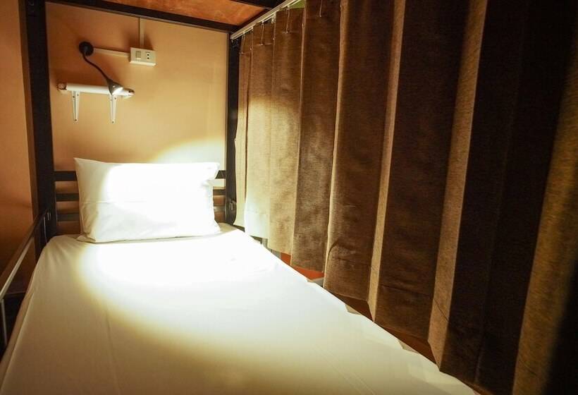 تختخواب در اتاق مشترک, Urban Hostel Bangkok