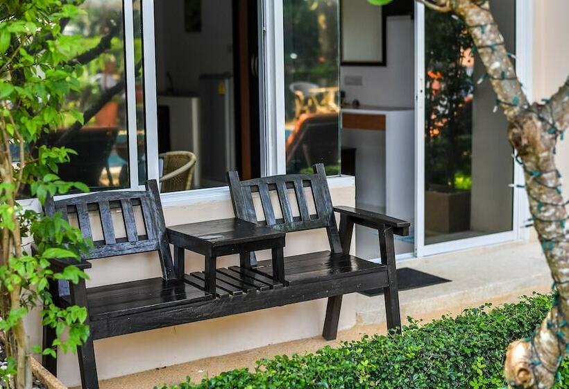 스탠다드 룸 풀장 전망, Cascades Resort