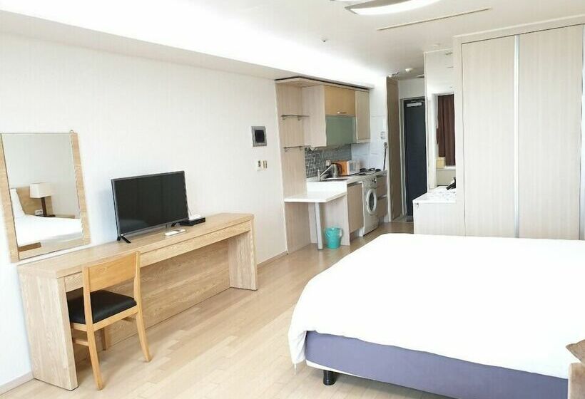 Standard Room, Goodday Airtel
