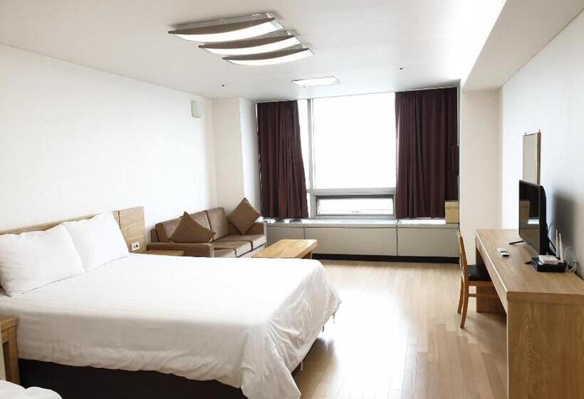 Standard Room, Goodday Airtel