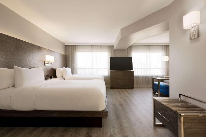 اتاق استاندارد با تخت بزرگ, Ramada By Wyndham Langkawi Marina