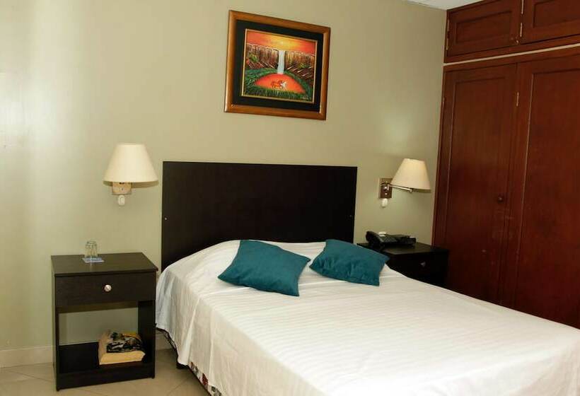 标准间, Varadero Internacional