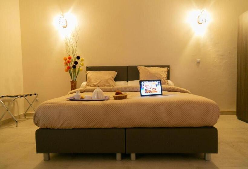 اتاق لوکس, J Pad