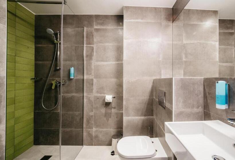 Номер Стандарт Индивидуальный, Q Hotel Plus Katowice