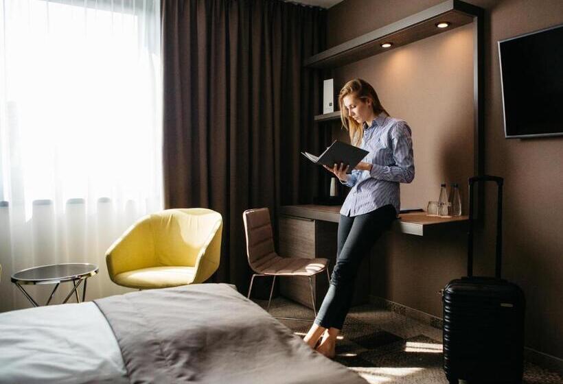 Номер Стандарт Индивидуальный, Q Hotel Plus Katowice