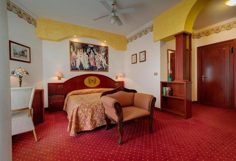 Junior Suite with Balcony, Napoleon