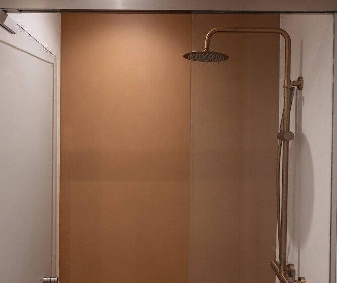 Люкс, Qualia Slowlife Suites