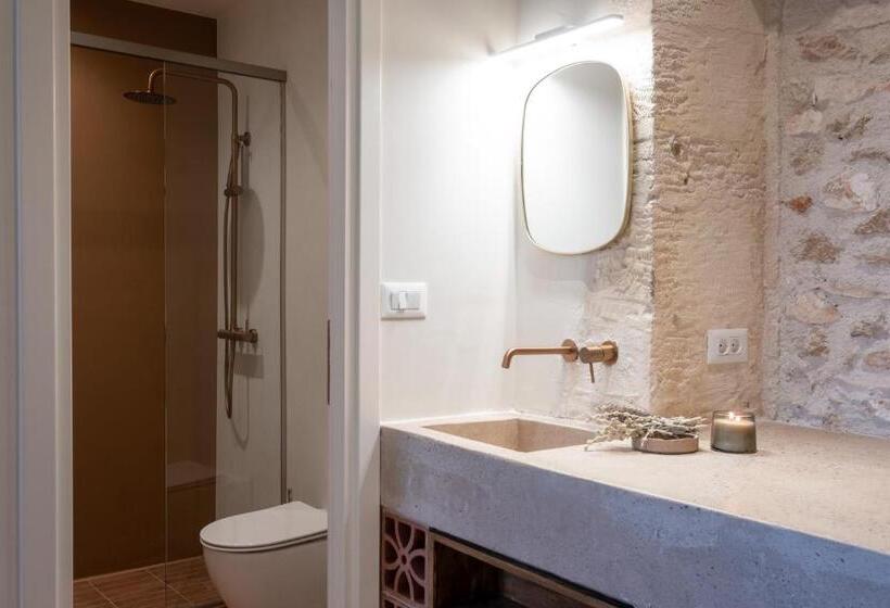 Люкс, Qualia Slowlife Suites